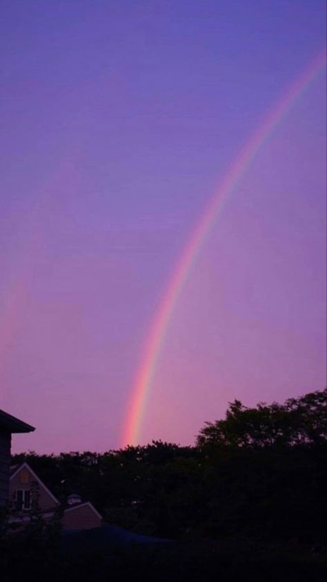 Rainbow Weather, Purple Board, Weather Aesthetic, Arte Do Kawaii, Aesthetic Purple, Iphone Photo App, Rainbow Aesthetic, Collage Vintage, Rainy Weather