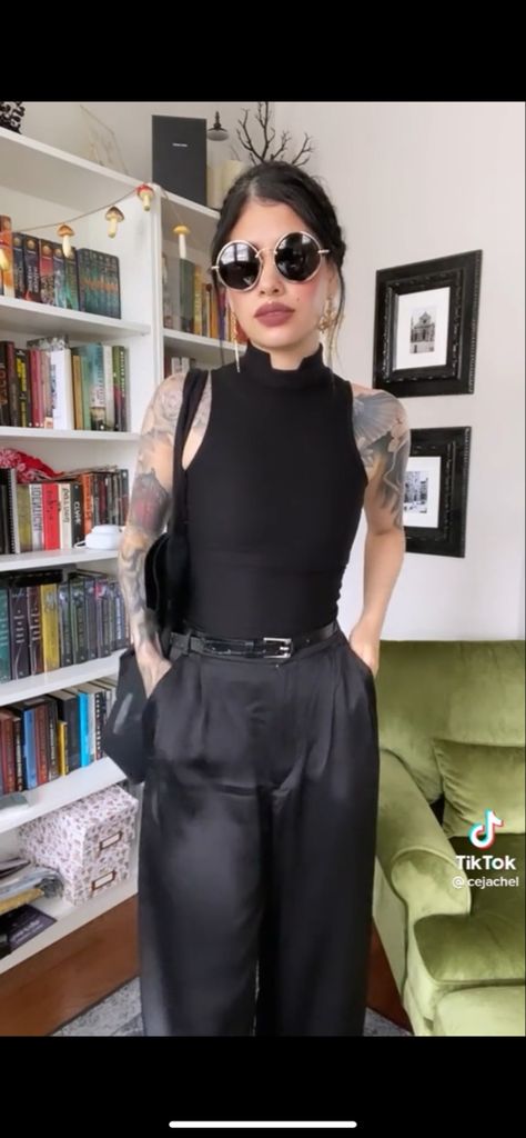 Summer Office Outfits Edgy, Chelsey Ceja, Alternative Women, Baddies Outfits, Dragon Lady, Teacher Fits, Outfits Primavera, Summer Office Outfits, Alt Goth