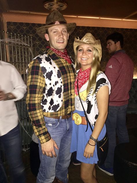 Woody and Jessie Couples Halloween Costume Jesse And Woody Costume Couple Diy, Woody And Jesse Costume Couple, Jesse And Woody Costume Couple, Jessie And Woody, Jessie Halloween Costume, Jessie Halloween, Disfraces Ideas, Outfit Vaquero, Couple Disney