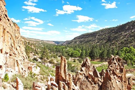 10 EPIC National Parks Near Santa Fe You'll Love (Photos + Guide) Santa Fe National Forest, Vacay Spots, New Mexico Vacation, Beautiful Parks, Carlsbad Caverns National Park, Aztec Ruins, Carlsbad Caverns, Backcountry Camping, Mexico Vacation