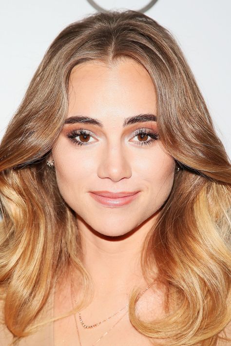 Suki Waterhouse Hair Lights, Best Ombre Hair, Blonde Hair With Roots, Grey Hair Dye, Blond Ombre, Chateau Marmont, Hair Color Chart, Dark Roots Blonde Hair, Gorgeous Hair Color