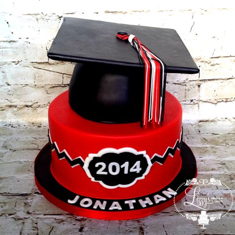 Dysart Highschool Grad cake, Red Black & White High School Graduation Cakes, Cakes Graduation, Grad Cakes, Graduation Reception, Graduation Party Pictures, Grad Cake, Customized Cake, Graduation Party High, Cupcakes Ideas