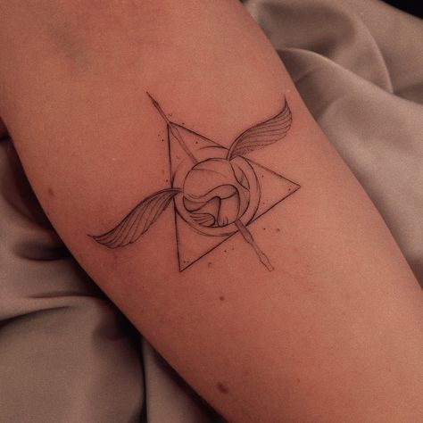 Tattoo Inspo golden snitch deahtly hallows and wand Instagram:@necro_noir Gold Snitch Tattoo, Deathly Hallows Tattoo Design, Snitch Tattoo Harry Potter, Slytherin Tattoo Minimalist, Harry Potter Snitch Tattoo, Harry Potter Tiny Tattoos, Harry Potter Always Tattoo, Harry Potter Tattoos Minimalist, Golden Snitch Tattoo