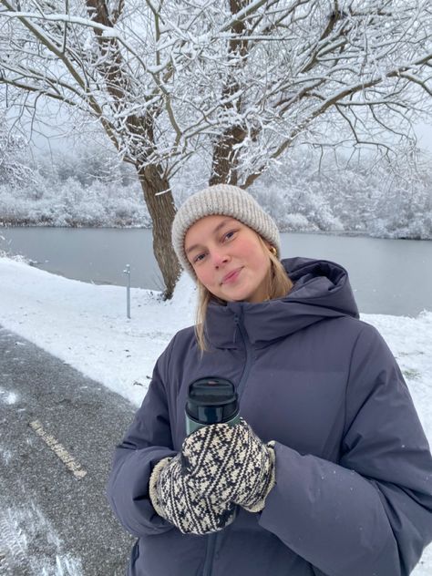 Norwegian Winter Outfit, Aesthetic Blonde Hair, Blonde Girl Aesthetic, Aesthetic Luxe, Coastal Grandma Aesthetic, Coastal Granddaughter Aesthetic, Aesthetic Taylor Swift, Granddaughter Aesthetic, Pilates Aesthetic