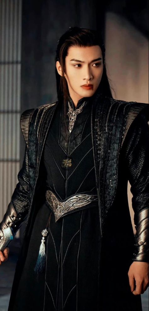 #zhangbinbin Mage Clothing, Black Hanfu, Celestial Kingdom, Pretty Costumes, Zhang Binbin, Hanfu Male, Hanfu Men, Crouching Tiger, Bin Bin