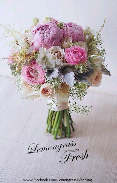 Wedding Ethereal, Elegant Wedding Bouquets, Lilac Bouquet, Bride Magazine, Whimsical Wonderland, Wedding Flower Arrangements, Sugar Flowers, Wedding Time, Bride Bouquets