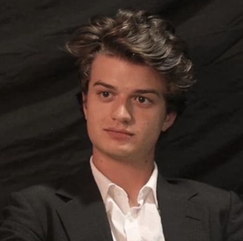 Steve Harrington Stranger Things, Joe Kerry, Beautiful Joe, Ideal Boyfriend, Joe Keery, The Joe, Steve Harrington, Princesa Diana, The Boy Is Mine