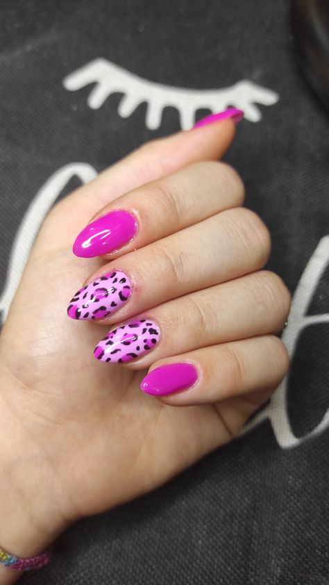 bright pink, nails, leopard Animal Print Uñas, Spring Gel Nails Ideas, Nails Ideas Almond, Spring Gel Nails, Dotted Nails, Pink Leopard Nails, Gel Nails Ideas, Different Color Nails, Zebra Print Nails