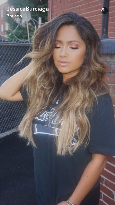 jessica burciaga saved from Instagram.com (@jessicaburciaga). Jessica Burciaga Hair, Cute Hairstyles Ideas, Jessica Burciaga, Baylage Hair, Latest Hair Color, Latest Hair, Brown Hair With Highlights, Hair Color Balayage, Hairstyles Ideas