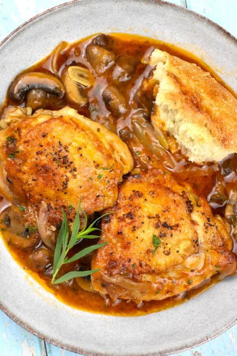 Chicken Stews, Chicken Chasseur Recipe, Chicken Chasseur, Chicken Delight, Hunters Chicken, Gourmet Chicken, Food Hunter, Classic French Dishes, French Recipes