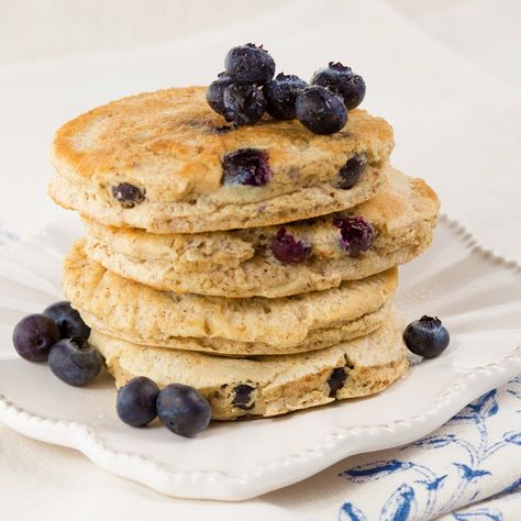 Fluffy pancakes perfect for Phase 1 and Phase 3 of the Fast Metabolism Diet. Top these off with berries of your choice for a delicious and hearty breakfast. Fast Metabolism Diet Phase 3, Fast Metabolism Diet Phase 1, Haylie Pomroy Recipes, The Fast Metabolism Diet, Fast Metabolism Recipes, Fast Metabolism Diet Recipes, Fmd Recipes, Metabolic Diet Recipes, Haylie Pomroy