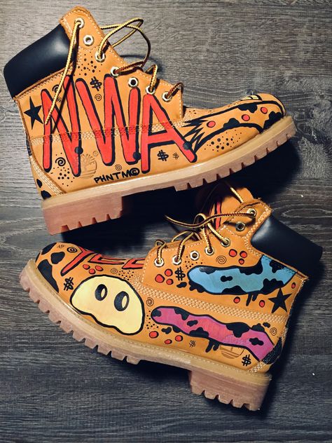 Hand Painted Boots, Custom Timberland Boots, Timberland Custom, Painted Boots, Timberland Boots Outfit Mens, Boots Leopard, Custom Sneakers Diy, Timberland Boots Outfit, Custom Shoes Diy