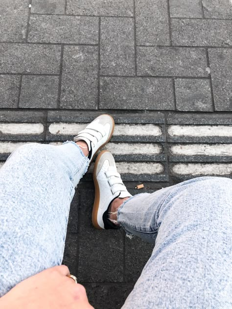 Isabel Marant Beth Sneakers Outfit, Isabel Marant Beth Sneakers, Outfit Inspo Stockholm, Winter Sneakers Outfit, Isabel Marant Sneakers, Isabel Marant Shoes, Keds Style, Fashion Moodboard, Stockholm Style