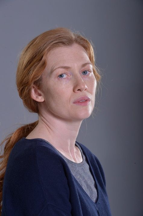 Mireille Enos, Simply Red, Female Character Inspiration, Ginger Hair, Beauty Face, Character Inspiration, Hair Makeup, Actresses, Fan Art