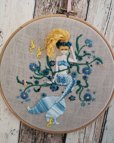 Embroidery hair mermaid hair 3d hair Hannah 💙  Still up for grabs in my #etsyshop  Link in bio 🤗 . . .  #embroidery #embroideryart #embroiderydesign #embroideryartist… Mermaid Embroidery Patterns, Hair Embroidery, Embroidery Hair, 3d Hair, Mermaid Embroidery, Mermaid Pattern, Seahorses, Slow Stitching, Mermaid Hair