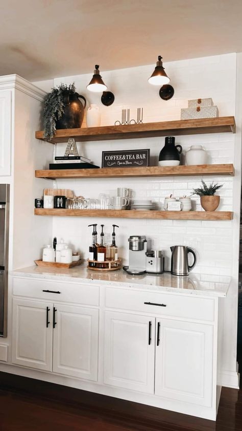 Tiny Kitchen Ideas Apartments, Small House Kitchen Ideas, Simple Farmhouse Kitchen, Small Kitchen Cabinet Design, Small House Kitchen, Modern Kitchen Apartment, Ranch House Remodel, Small Kitchen Cabinets, Japanese Style House