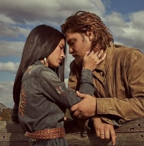 Older Couple Photography, Yellowstone Tv Series, Yellowstone Outfits, Country Relationships, Yellowstone Series, Luke Grimes, Cowboy Pictures, Bo Burnham, Looks Country