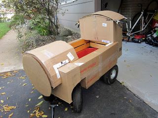 Train Hogwarts, Wagon Floats, Thomas Costume, Wagon Costume, Train Diy, Train Wagon, Cardboard Train, Train Costume, Halloween Train