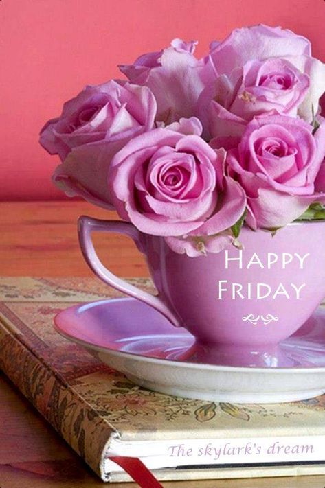 Happy Friday ! Deco Floral, Love Rose, Beautiful Blooms, Ikebana, Color Rosa, Love Flowers, My Flower, Beautiful Roses, Pretty Flowers