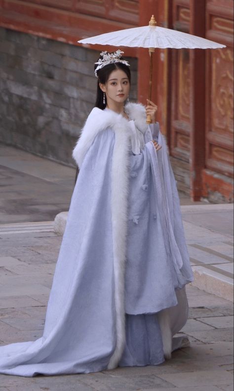 Asian Gowns, Hanfu Princess, Chinese Princess Dress, Chinese Clothing Traditional, Asian Traditional Fashion, Chinese Fancy Dress, Royal Clothes, Hanfu Girl, Elegant White Dress