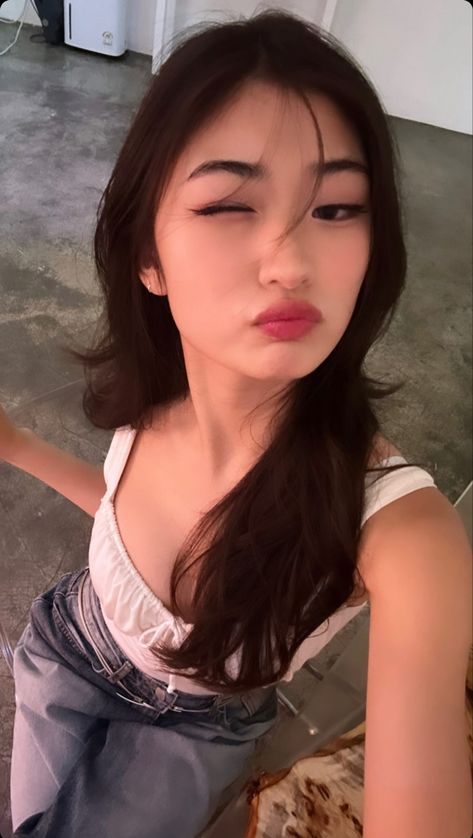 Julia Ma, Maquillaje Natural, Selfie Poses, Sweet Girls, Bad Girl, Fashion Makeup, Korean Girl, Ulzzang