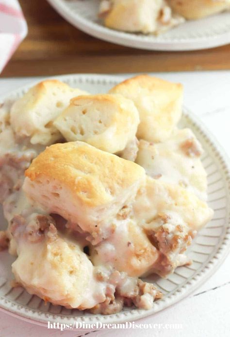 The Biscuits and Gravy Casserole recipe is perfect for a Sunday morning "stick to your ribs" breakfast. It's packed with flavor and your family will love it. Biscuit Gravy Casserole, Biscuit And Gravy Casserole, Simple Green Bean Casserole Recipe, Easy Green Bean Casserole, Biscuit Gravy, Biscuit And Gravy, Gravy Casserole, Biscuits And Gravy Casserole, Pork Breakfast Sausage