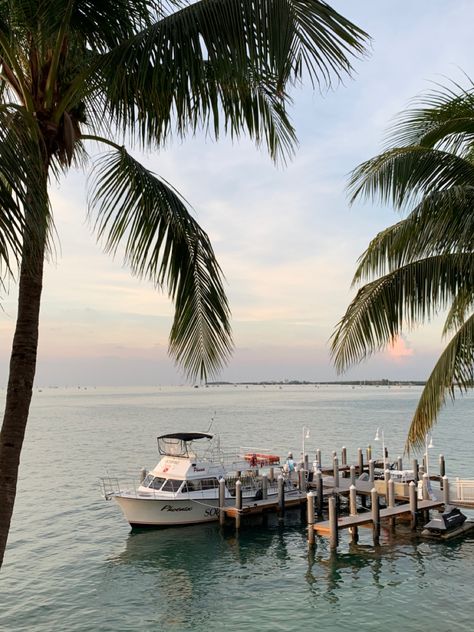 Key Largo Aesthetic, Key West Florida Aesthetic, Florida Keys Aesthetic, Key West Aesthetic, Flordia Keys, Boats Aesthetic, The Keys Florida, Beachy Bungalow, Beach Dock