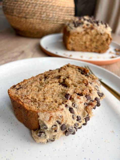 You Won't Believe it's Vegan Cookie Dough Banana Bread - Upbeet & Kaleing It Vegan Banana Desserts, Vegan Banana Recipes, Healthy Banana Dessert, Banana Recipes Vegan, Healthy Protein Desserts, Banana Bread Vegan, Lemon Raspberry Muffins, Gluten Free Sweet Potato, Cookie Stand