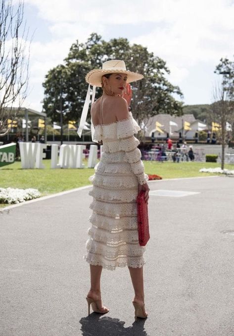 Jesinta Franklin in Zimmermann Jesinta Franklin, Horse Race Outfit, Spring Racing Fashion, Stakes Day, Kentucky Derby Outfit, Derby Attire, Race Day Fashion, Moët Chandon, Race Outfit