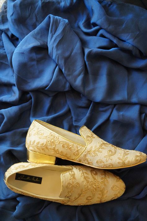 Groom Wedding Mojdi, Wedding Mojdi For Men, Shoes For Sherwani For Men, Indian Wedding Shoes, Wedding Royal, Groom Dress Men, Indian Groom Wear, Half Shoes, Men's Wedding Shoes