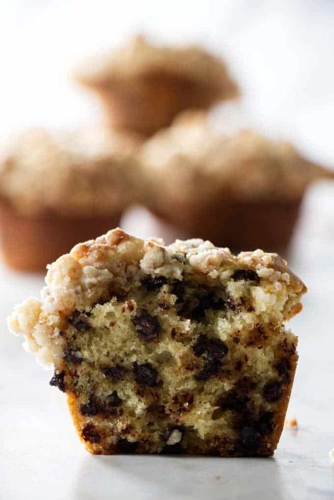 Chocolate Chip Muffins with Toffee Crumb Streusel Chocolate Chip Streusel Muffins, Easy Chocolate Chip Muffins, Best Chocolate Chip Muffins, Chocolate Chip Muffin Recipe, Morning Glory Muffins, Bakery Style Muffins, Streusel Muffins, Donut Muffins, Sour Cream Recipes