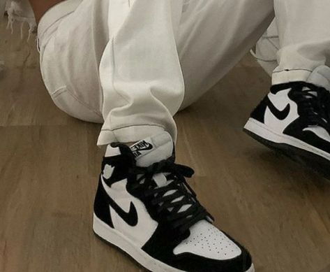 white and black nike air jordan 1’s Nike Dunk High Outfit, White Air Jordans, Dunk High Outfit, Air Jordan 1 Black And White, Air Force Jordans, Black Nike Air Max, Jordan 1 Black, Jordan Shoes Girls, Korean Street