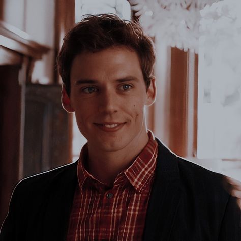 @𝒗𝒂𝒔𝒈𝒖𝒆𝒕𝒕 Alex Stewart, Sam Claflin, Love Rose, Classic Movies, Celebrities Male, Profile Picture, Celebrities, Classic Films