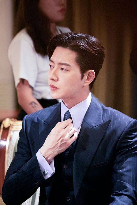 park hae jin's world Park Hye Jin, Park Sung Woong, Shelves Instead Of Cabinets, Kitchen Shelves Instead Of Cabinets, Park Haejin, Park Hae Jin, Doctor Stranger, Korean Male Actors, Choi Jin