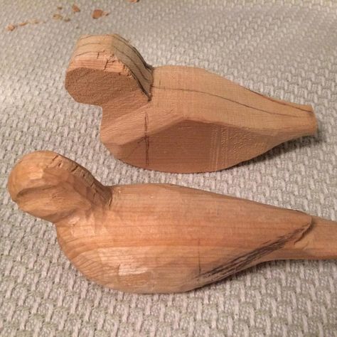 Whittling Patterns, Carving Animals, Whittling Projects, Simple Wood Carving, Wood Carving For Beginners, Bird Carving, Animals Photos, Wood Carving Designs, Easy Wood