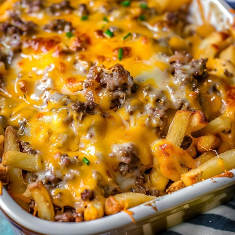 Cheeseburger French Fry Casserole Cheeseburger French Fry Casserole, Beef Casseroles Dinners, Fry Casserole, French Fry Casserole, Loaded Potato Casserole, French Fries Recipe, Homemade French Fries, Cheeseburger Casserole, Food Experience