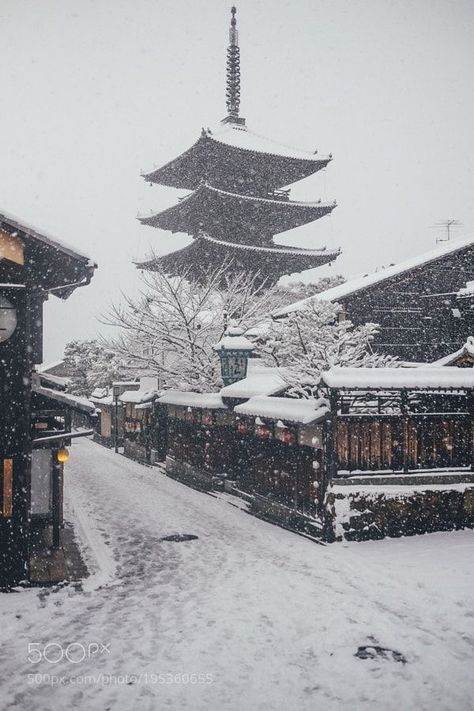 Winter in Kyoto Kyoto Winter, Winter In Japan, Japan Winter, Japan Temple, Japan Landscape, Christmas Aesthetic Wallpaper, Fukuoka Japan, Wallpaper Collage, Japan Aesthetic