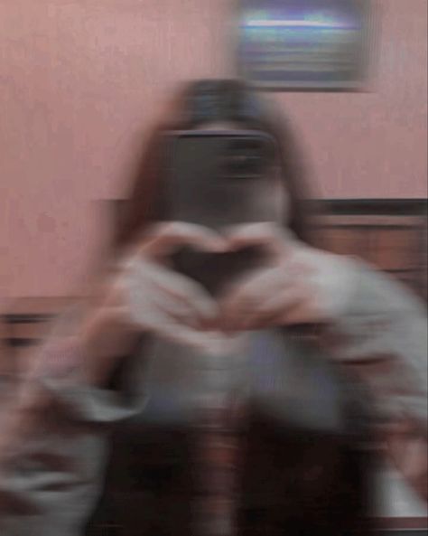 Heart, Mirror Selfie Heart Mirror Selfie, Finger Heart, Heart Mirror, Heart Hands, Mirror Pic, Hand Mirror, Selfie Poses, Love Symbols, Picture Ideas