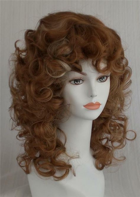 60s Curly Hair, 60s Prom, Prom Hairstyles Curly, Shoulder Length Wig, Wig Bangs, 60s Hair, 80s Look, Floral Hair Clip, Hairstyles Curly