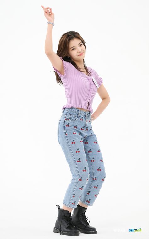 #Lia #choijisu #itzy #kpop Itzy Lia Outfits Casual, Lia Outfit Casual, Futuristic Outfits, Itzy Kpop, Itzy Lia, Lia Itzy, Oufits Casual, Weekly Idol, Korean Casual Outfits