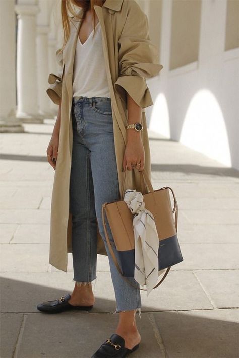 Trenchcoat Outfit, Gucci Princetown, Parisienne Style, Style Parisienne, Trench Coat Outfit, Coat Outfit, Pullover Outfit, Looks Street Style, Coat Outfits