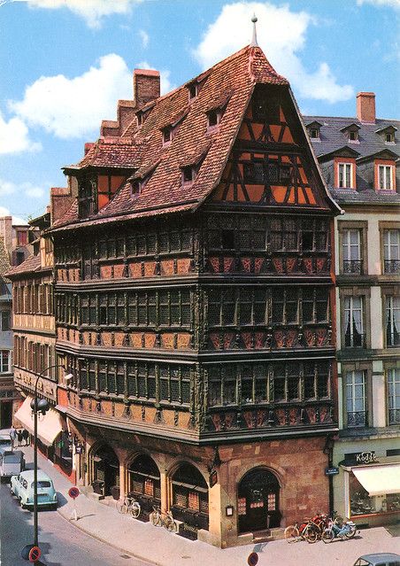 German Houses, German Architecture, Unusual Buildings, Alsace France, Medieval Houses, European Architecture, Interesting Buildings, Chateau France, Voyage Europe