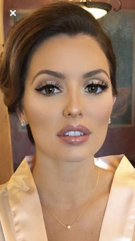 Pretty Wedding Makeup, Lipstick Inspiration, Amazing Wedding Makeup, Wedding Hairstyles And Makeup, Mekap Mata, Beginner Makeup, Wedding Makeup Tips, Prom 2020, Wedding Day Makeup