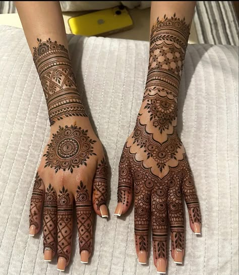 henna henna designs henna tattoo henna tattoos henna design henna tattoo designs hennas henna hand henna tattoo design Henna Design Hand, Henna Design Simple, Henna Flowers, Henna Hand Designs, Wedding Henna Designs, Henna Tattoo Design, Henna Flower Designs, Henna Designs Back, Henna Flower