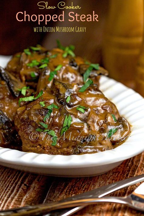 Slow Cooker Chopped Steak with Onion Mushroom Gravy Chopped Steak Recipes, Slow Cooker Salisbury Steak, Instant Family, Chopped Steak, Easy Steak, Onion Gravy, Dinner Meal, Mushroom Gravy, Perfect Dinner