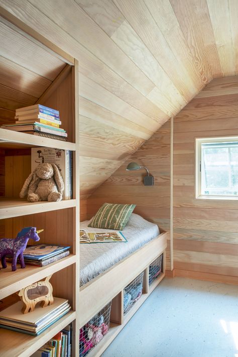 Small Attic Room, Attic Room Ideas, Cabin Loft, Bench Dimensions, Attic Bedroom Designs, Bench Mudroom, Built In Bed, Bunk Rooms, Small Attic