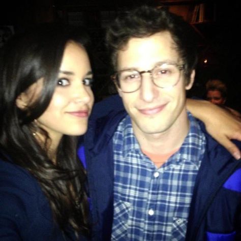 Melissa Fumero: “Awww this was taken after we shot the pilot 💗” Brooklyn 99 Cast, Brooklyn Nine Nine Funny, Jake And Amy, Melissa Fumero, Brooklyn 9 9, Amy Santiago, The Heist, Jake Peralta, Andy Samberg