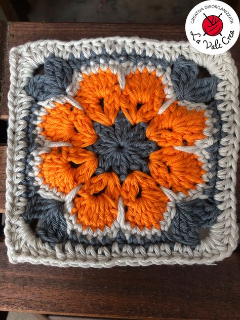 Crochet Best, African Flowers, Crochet Market Bag, Crochet Blocks, Crochet Square Patterns, Triangles, Square Patterns, Crochet Square, Crochet Squares