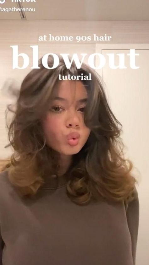 agathe on TikTok #hairideas #hairstyles 90s Blowout Hair, Blowout Hair Tutorial, Blowout Hair, Peinados Fáciles Para Cabello Corto, Hairstyles Long, Hairstyles Medium, Hair Inspo Color, Grunge Hair, Women Hairstyles