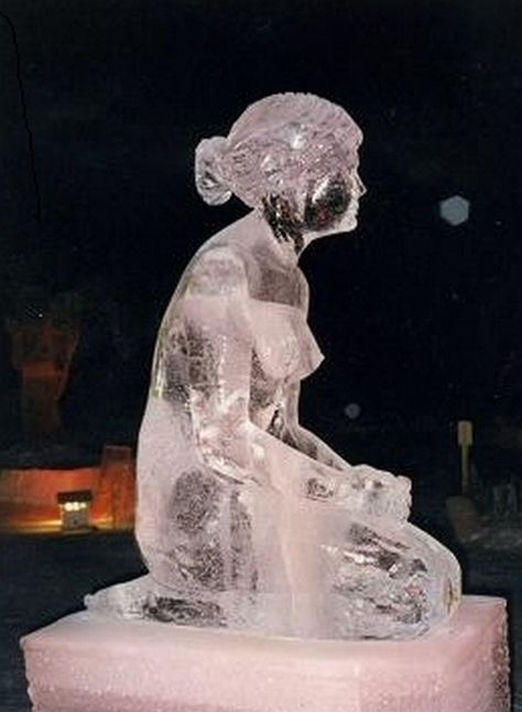 Elise Core, Ice Carving, Snow Aesthetic, Indoor Crafts, Ice Art, Moomin Valley, Ice Sculpture, Snow Sculptures, Ice Plant